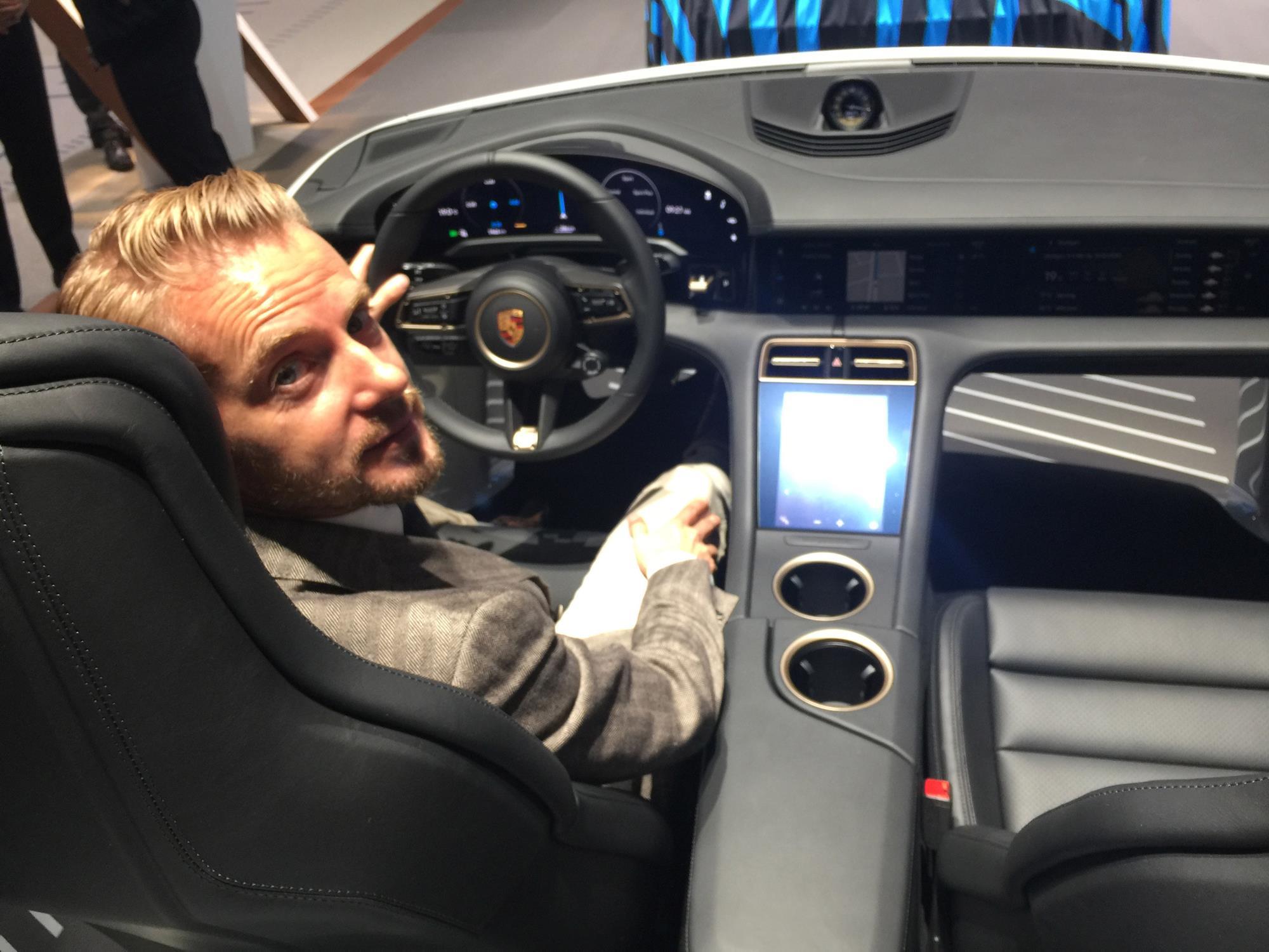Frankfurt 2019: Taycan's leap forward by Porsche interior ...