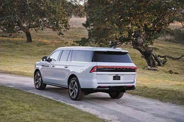 2025 Lincoln Navigator L Black Label_Crystal White_04