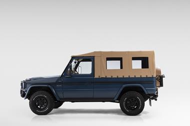 3_Blue G-Wagon_Studio_Exterior_Aladenise