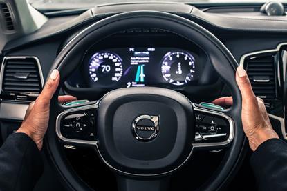 Volvo Intillisafe Auto Pilot Interface 01
