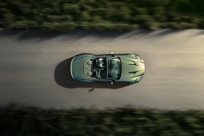 Aston_Martin_Vanquish_Volante_04