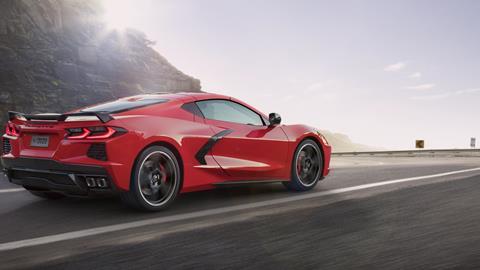 2020-Chevrolet-Corvette-Stingray-002