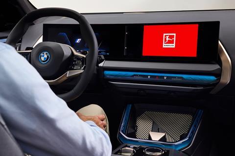 P90564948_highRes_in-car-entertainment