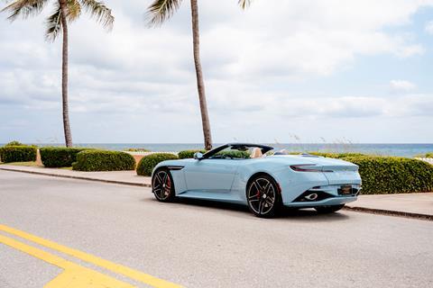 Aston Martin DB12 Volante - Palm Beach Edition 3
