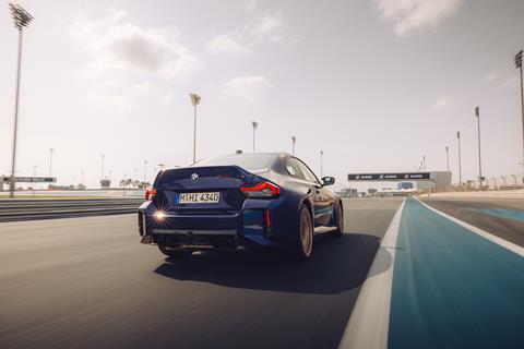 P90600925_highRes_the-new-bmw-m2-cs