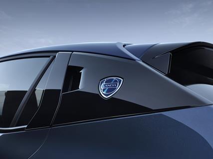 New Lancia Ypsilon Edizione Limitata Cassina (4)