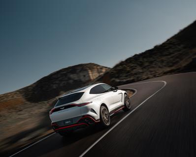 Aston_Martin_DBX_S_3