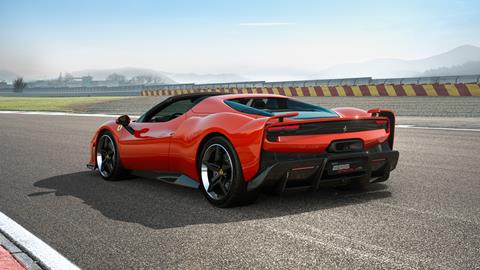 09_Spider_rear34_16_9_29292f38-6114-4d6f-a6d5-241a6f18d362