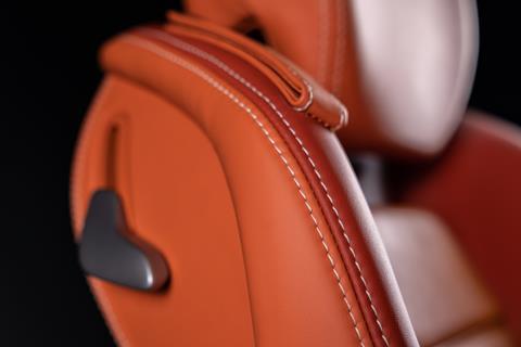 B-Foglia and B-Terra Seat (shoulder) 02015