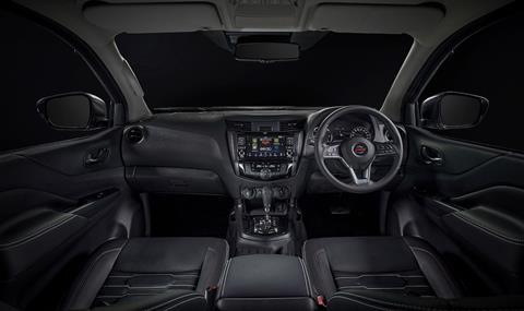 Nissan Navara interior 2