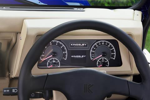 Kingsley Defender restomod52A5585 steering wheel