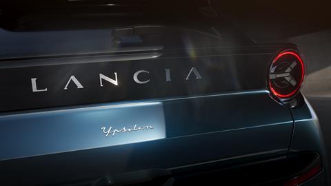 New Lancia Ypsilon Edizione Limitata Cassina (1)