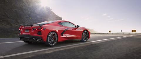 2020-Chevrolet-Corvette-Stingray-002