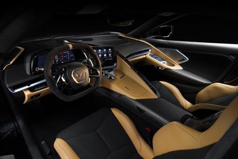 2020-Chevrolet-Corvette-Stingray-025