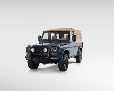 2_Blue G-Wagon_Studio_Exterior_Aladenise