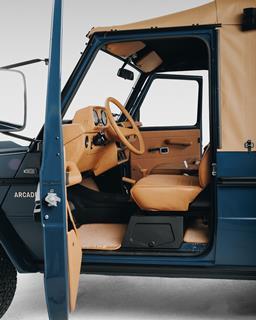 1_Blue G-Wagon_Studio_Interior_Aladenise