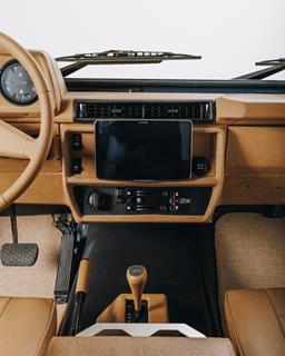 8_Blue G-Wagon_Studio_Interior_Aladenise