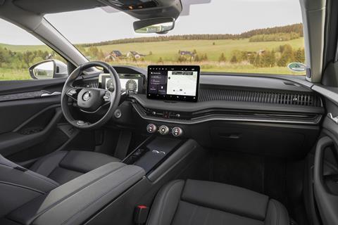 Small-10660-SkodaSuperbHatchInterior