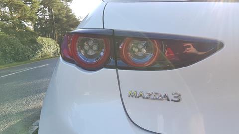 CDN_Mazda3-Driven_exterior_3