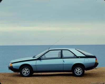 Renault Fuego - side clean - Right page