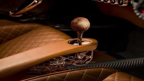 De-Tomaso-P72-Interior-Manual-Shifter