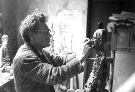 960px-Alberto_Giacometti,_par_sa_femme_Annette_©_Succession_Alberto_Giacometti_(Fondation_Giacometti,_Paris_+_ADAGP,_Paris)_2019