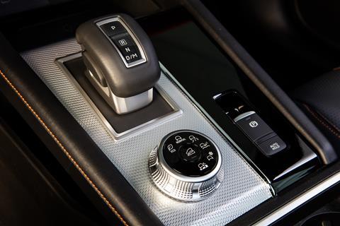 Mitsubishi Outlander interior 5