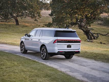 2025 Lincoln Navigator L Black Label_Crystal White_04