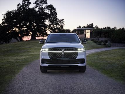 2025 Lincoln Navigator L Black Label_Crystal White_05