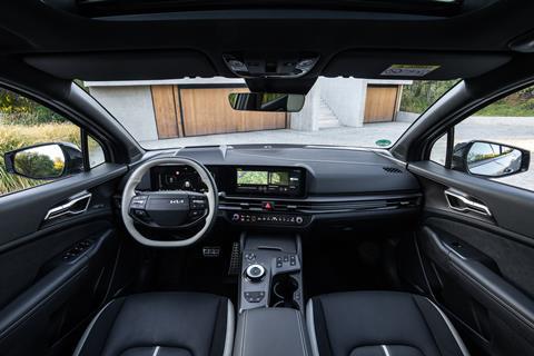kia-new-sportage-gtline-my26-lunar-silver-interior-hires-001