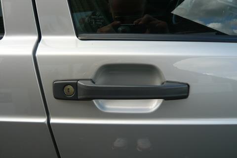 1984 Merc 190E - ext door handle