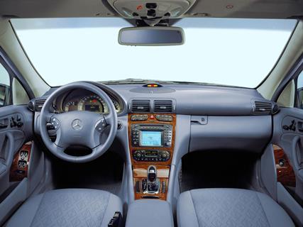 Mercedes C-Class W203_interior